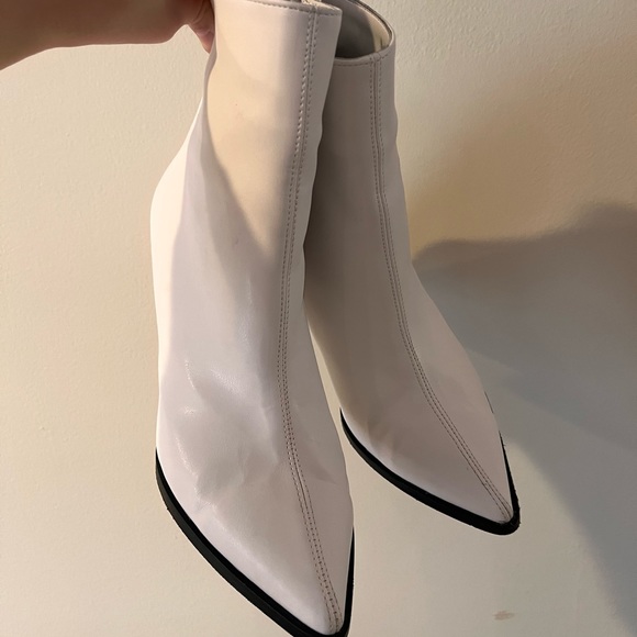 *LIKE NEW* Nasty Gal booties - Picture 2 of 4